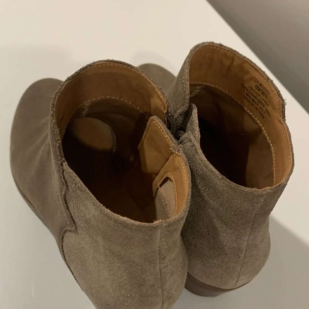 Boots - Picture 5 of 7